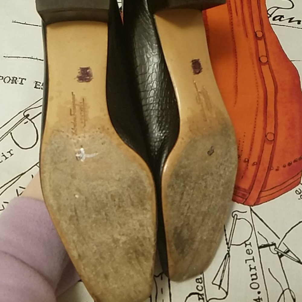 Salvatore Ferragamo Shoes 7.5 - Picture 3 of 3